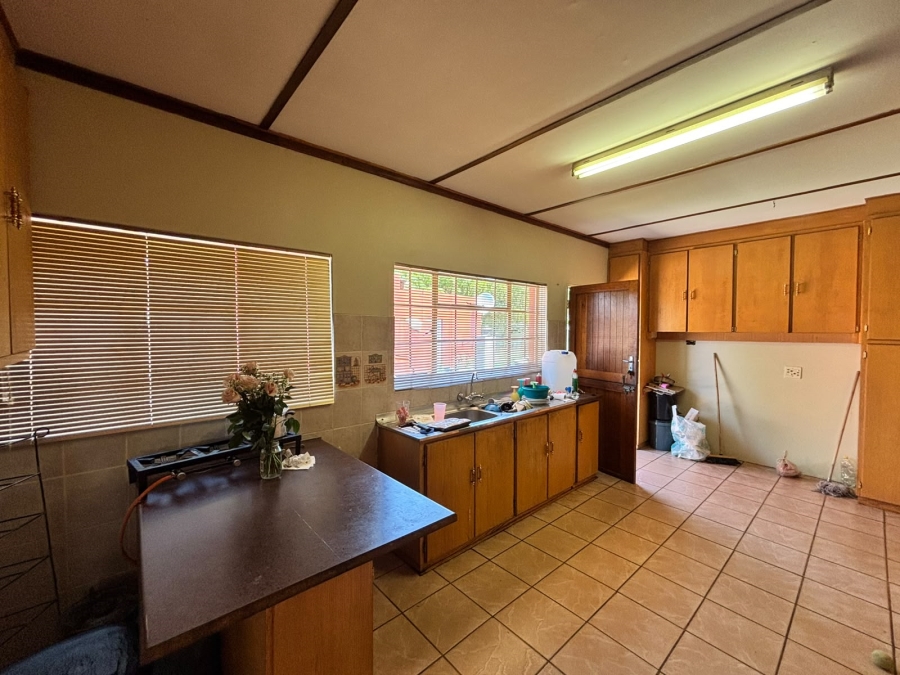 5 Bedroom Property for Sale in Adamayview North West
